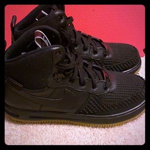 Size 7 men’s Nike’s